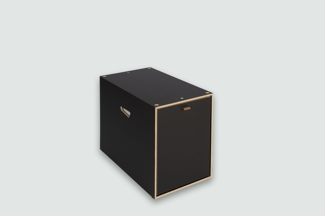 Sambolero Kühlboxmodul hinter dem Fahrersitz